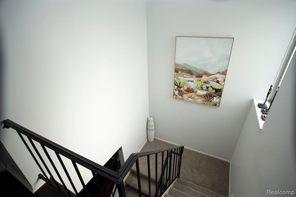 984 STRATFORD Lane E, Bloomfield Hills, MI 48304 — Photo 21