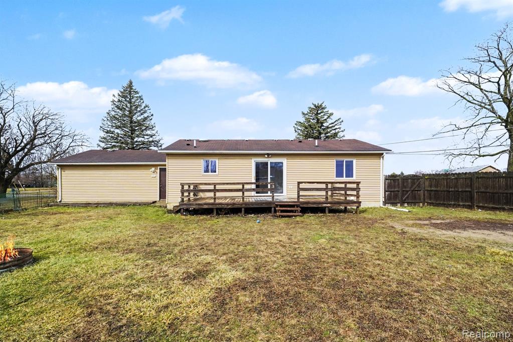 4483 Columbine Avenue, Burton, MI 48529 — Photo 5