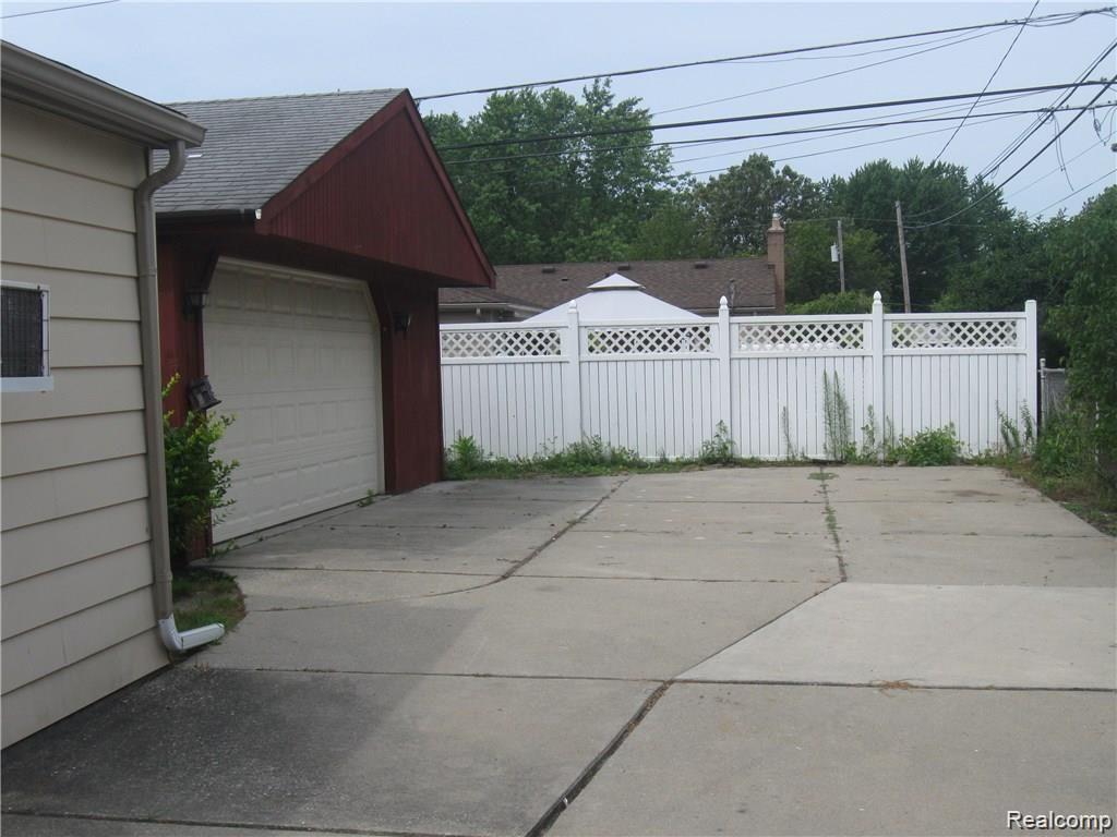 736 Forest Street, Westland, MI 48186 — Photo 12