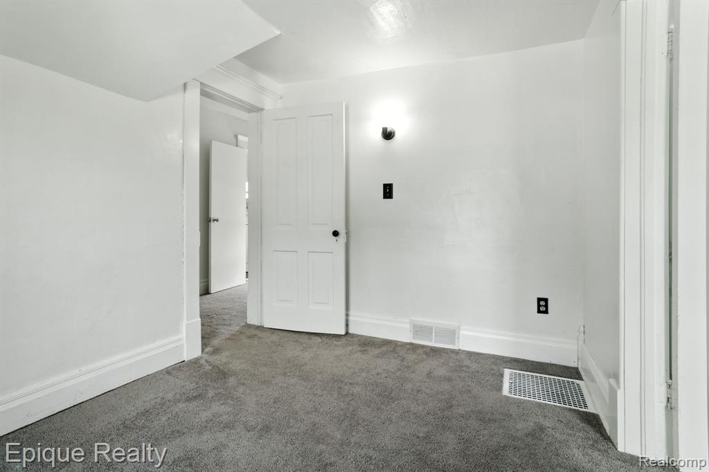 304 Jones Street, Yale, MI 48097 — Photo 18