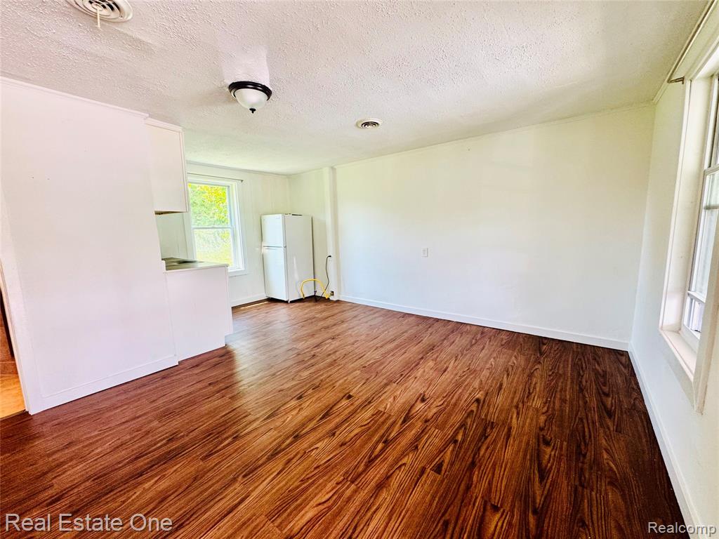 507 Lakeville Road, Leonard, MI 48367 — Photo 2