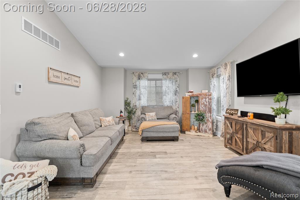 2096 Mozart Avenue, Davison, MI 48423 — Photo 11