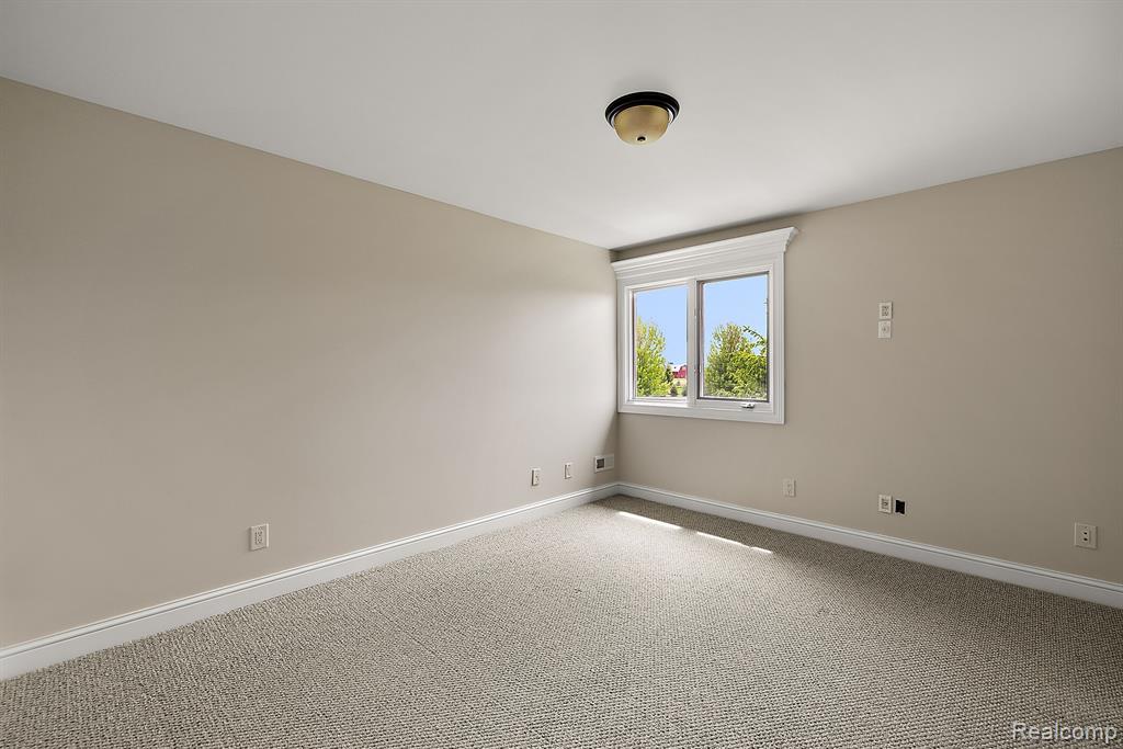 66701 NOTRE DAME Boulevard, Washington, MI 48095 — Photo 58