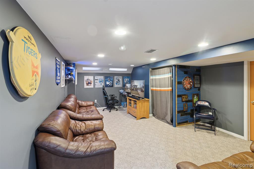 8612 PALOMINO Drive, Commerce Twp, MI 48382 — Photo 21