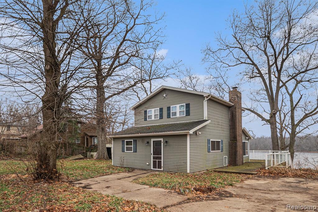 1296 LAKEVIEW Drive, Tipton, MI 49287 — front exterior
