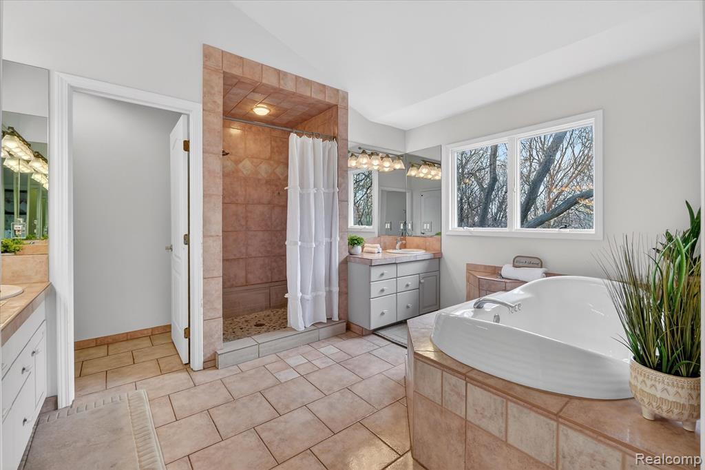 10384 Overhill Drive, Brighton, MI 48114 — Photo 23