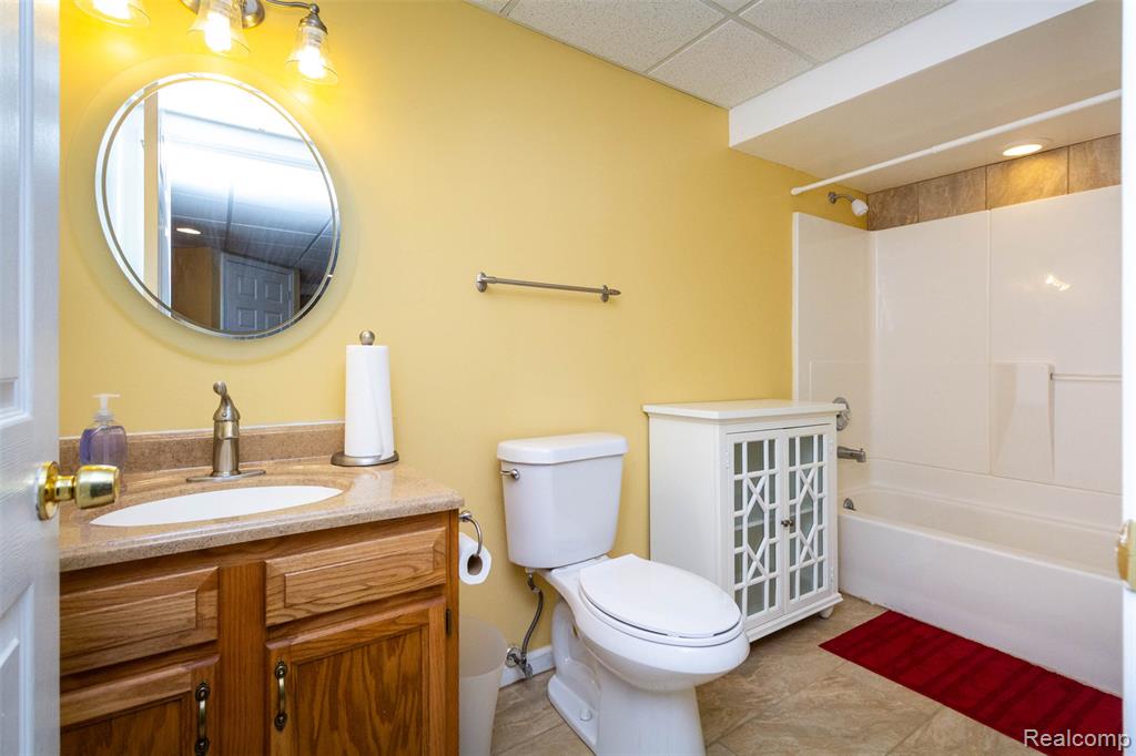 448 Ravencrest Lane, 50, Westland, MI — Photo 36