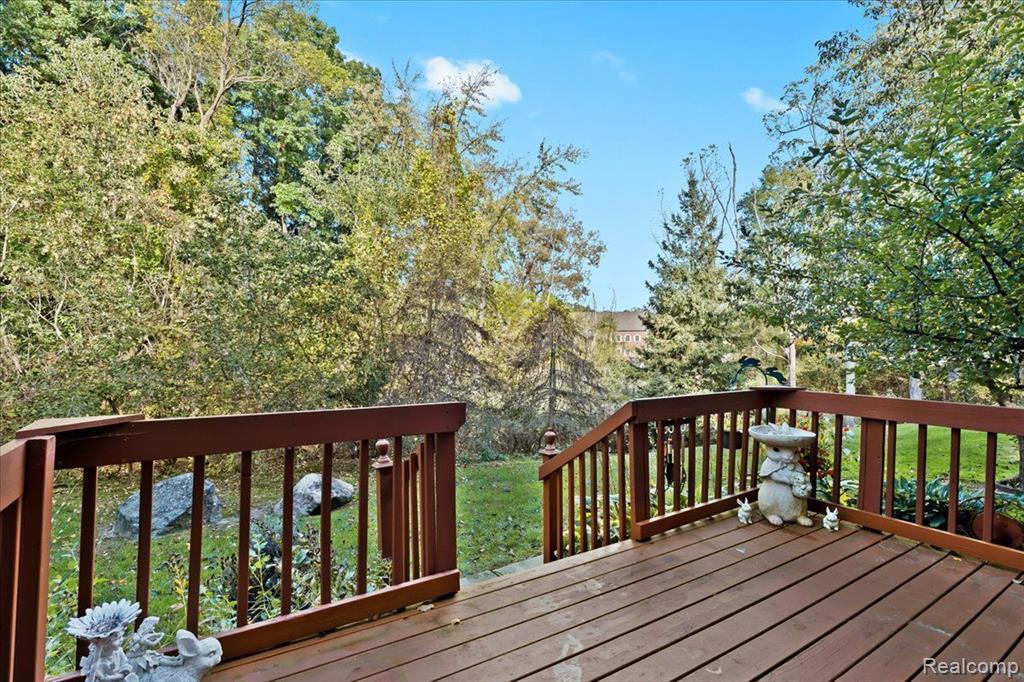 616 RICKETT Road, 111, Brighton, MI 48116 — Photo 15