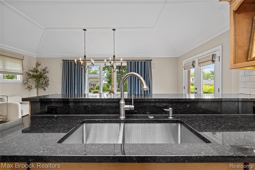18341 Warwick Street W, Beverly Hills, MI 48025 — Photo 16