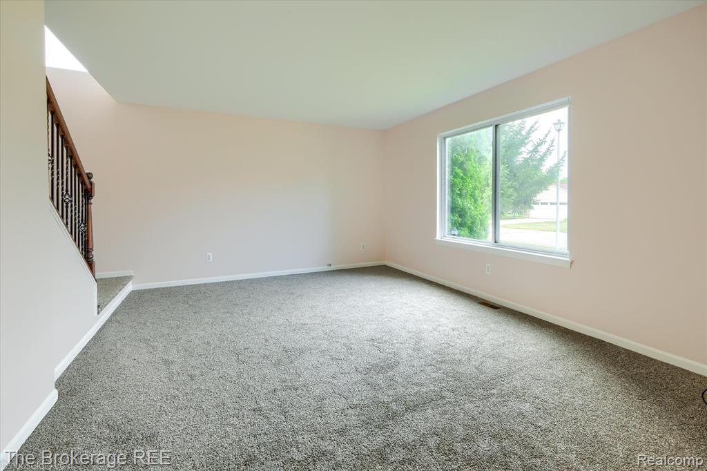 9446 Tiger Run Trail, Davison, MI 48423 — Photo 8