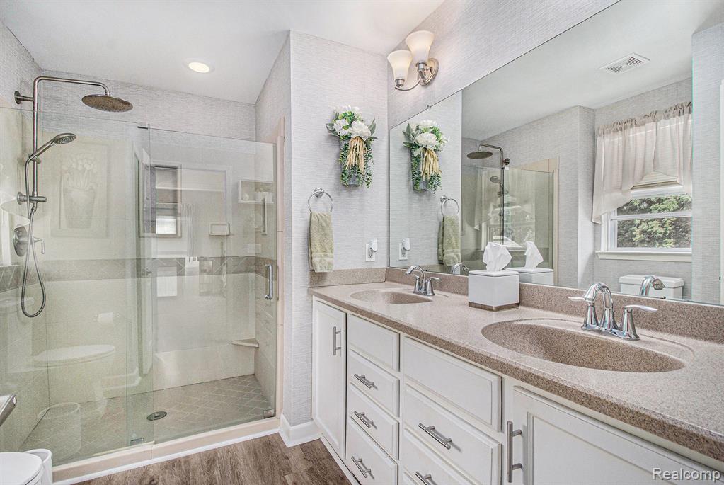 8433 Thorn Hill Drive, Howell, MI 48843 — Photo 14