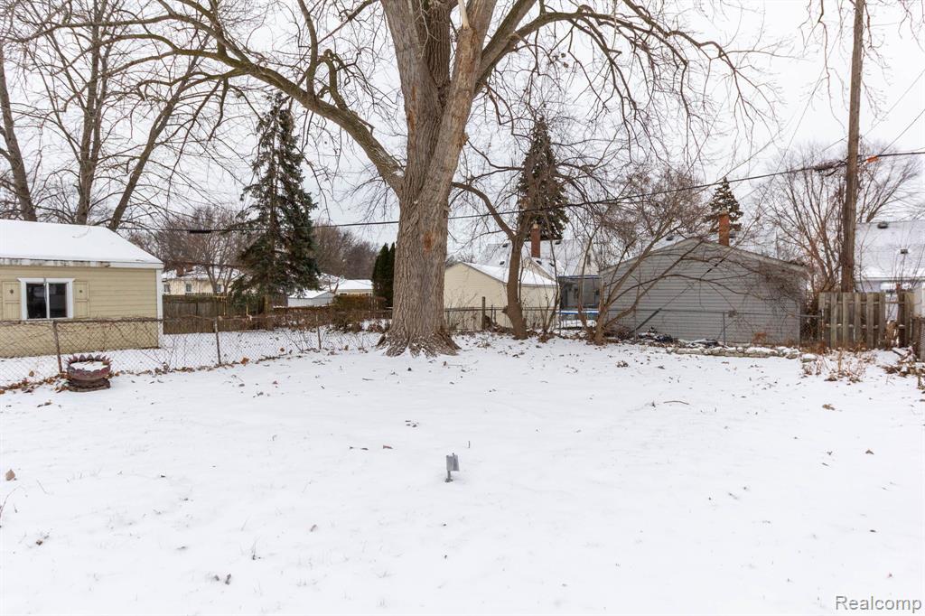 23824 Tuscany Avenue, Eastpointe, MI 48021 — Photo 19