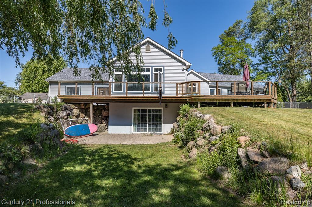 3251 Mann Road, Clarkston, MI — Photo 2