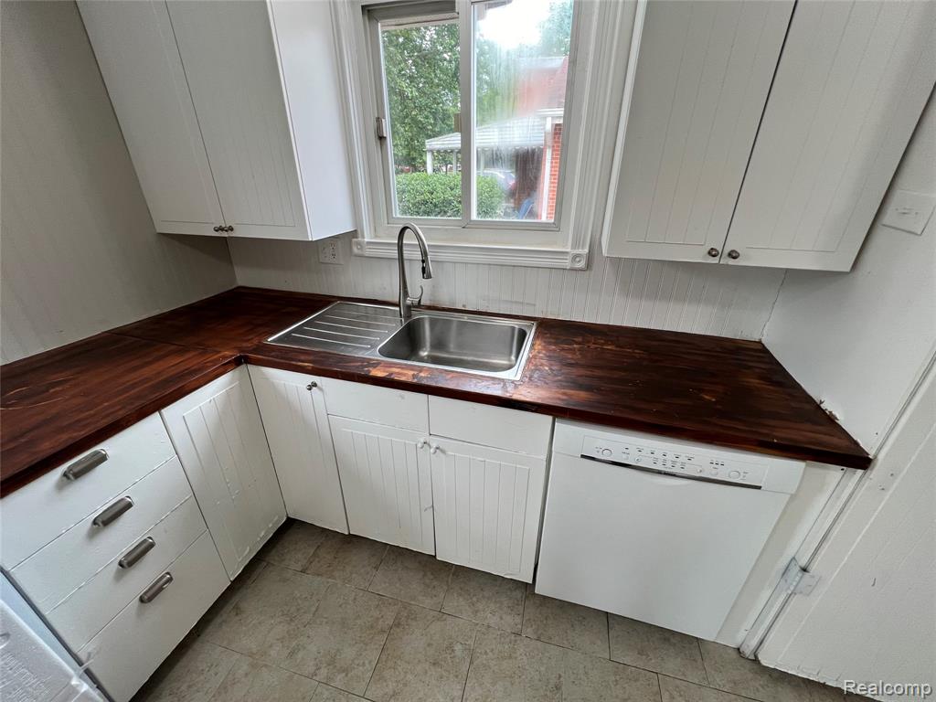 4696 Roosevelt Boulevard, Dearborn Heights, MI, 48125