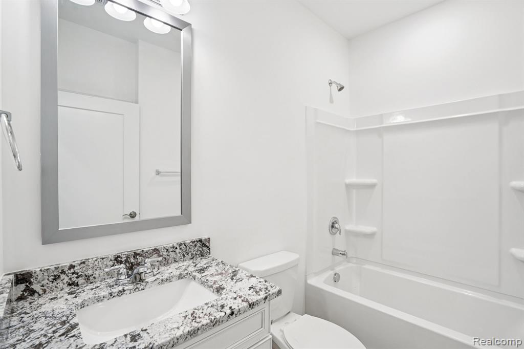 807 Kelpie Drive, Ann Arbor, MI 48108 — Photo 14