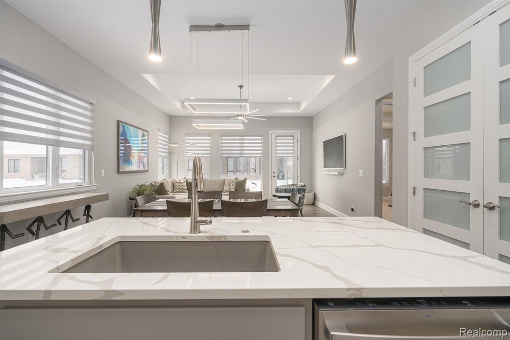 7484 Gramercy Circle, West Bloomfield, MI — Photo 11