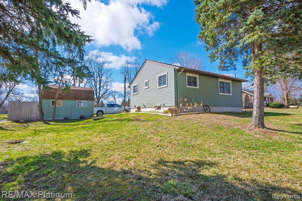 7285 MASON Road, Fowlerville, MI 48836 — Photo 8