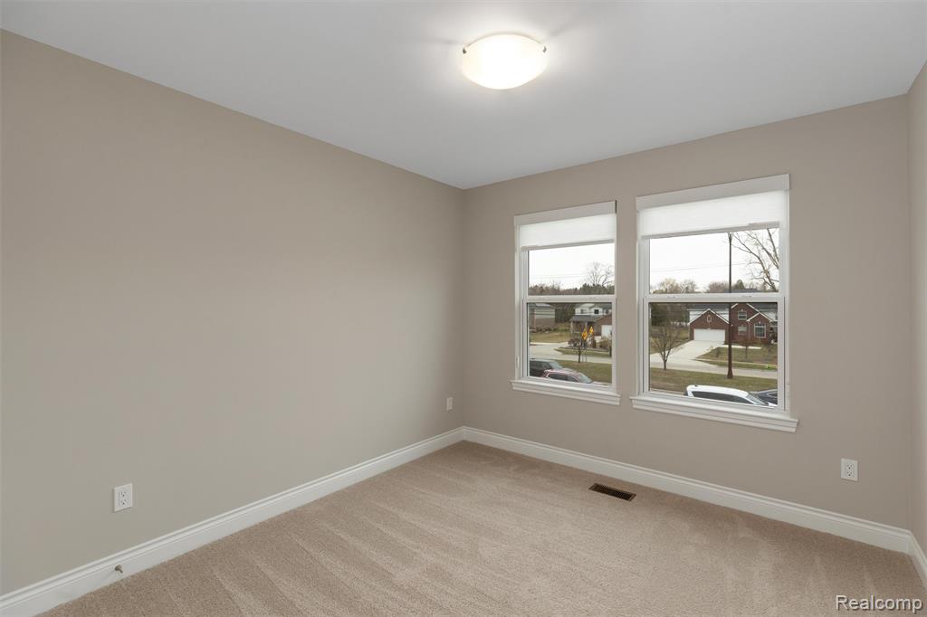 807 Balmoral Ln, Troy, MI 48085 — Photo 18