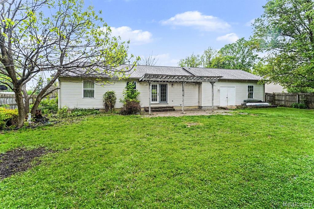4228 Thom Street, Burton, MI 48509 — Photo 18