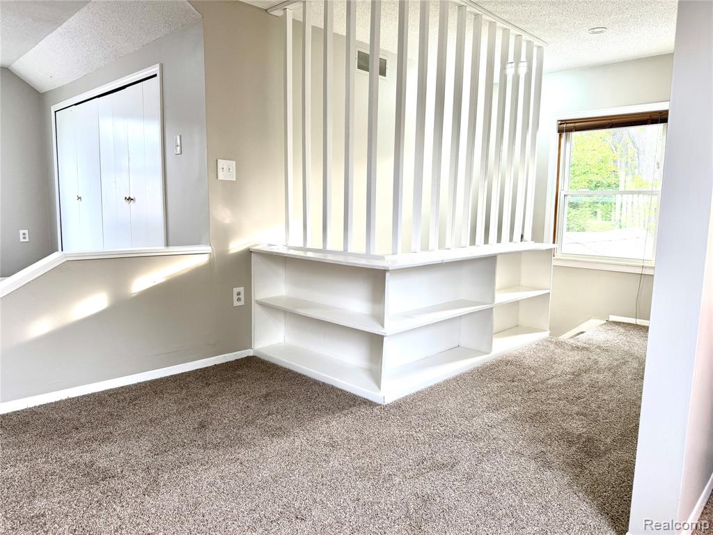18235 Tracey Street, Detroit, MI 48235 — Photo 35