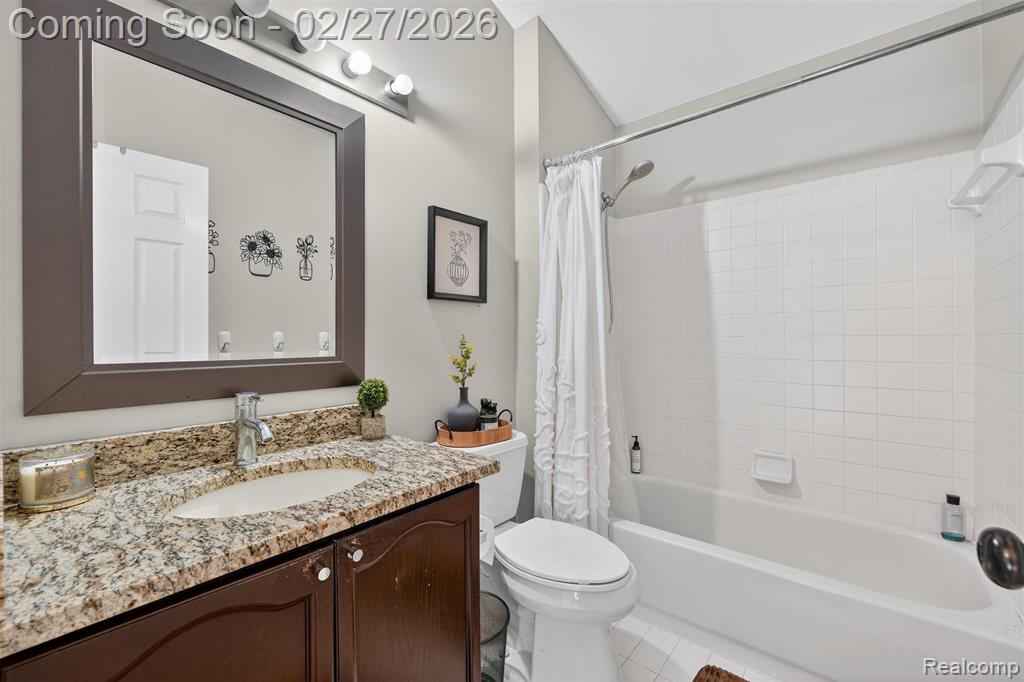 801 Linden Way, Auburn Hills, MI 48326 — Photo 27