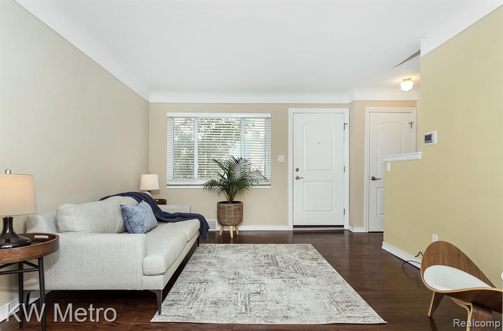 500 W HOUSTONIA Avenue, Royal Oak, MI 48073 — Photo 4