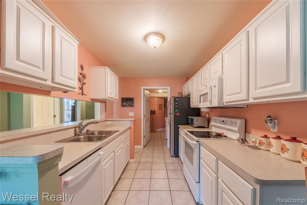 55094 Westchester Drive, 36, Shelby Twp, MI 48316 — Photo 8
