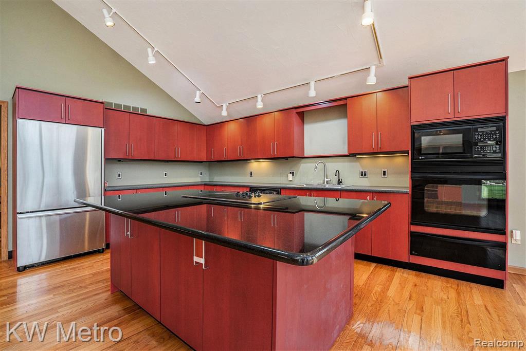 6545 PARK VALLEY Drive, Clarkston, MI 48348 — Photo 4