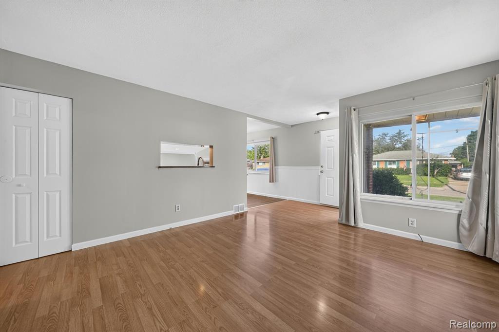 30534 Hennigan Street, Roseville, MI 48066 — Photo 7