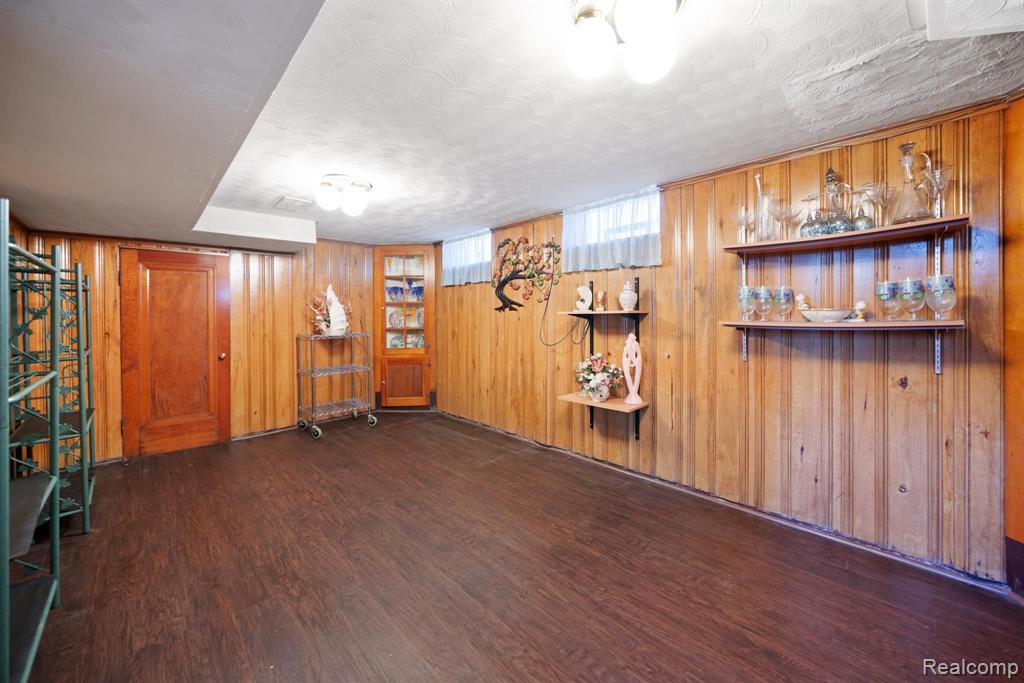 20400 PACKARD Street, Detroit, MI 48234 — Photo 24