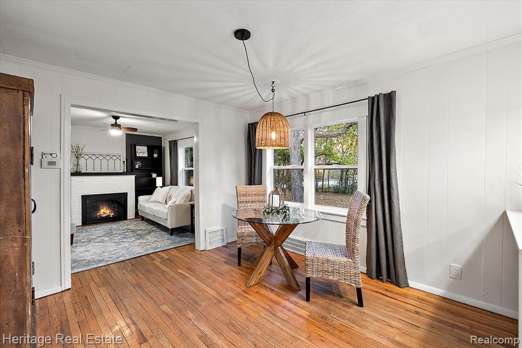 827 Alberta Street, Auburn Hills, MI 48326 — Photo 14