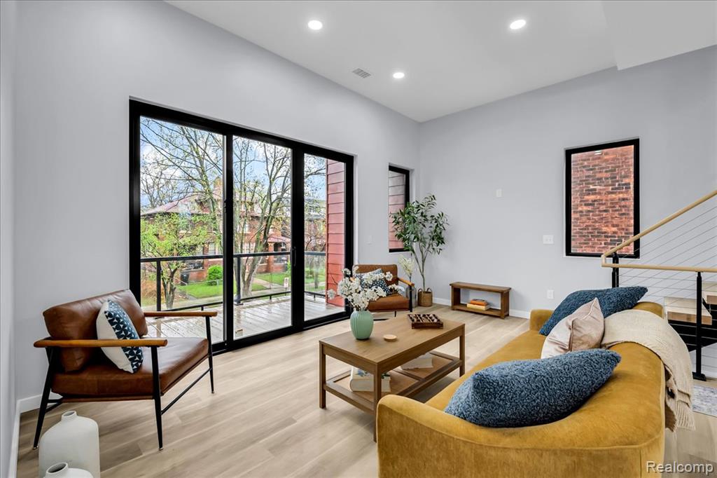 177 Gladstone, Detroit, MI, 48202