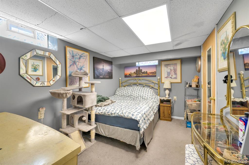 8701 Glengary Street, Dearborn Heights, MI 48127 — Photo 16