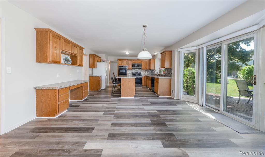 46856 GLENGARRY Boulevard, Canton, MI 48188 — Photo 33