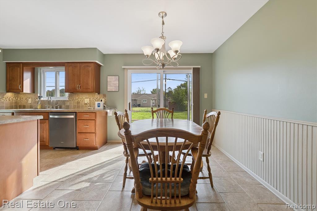 2436 Woodlawn Street, Wolverine Lake, MI 48390 — Photo 10