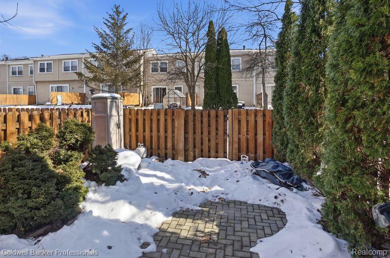 900 Little Hill Court, Rochester Hills, MI 48307 — Photo 20