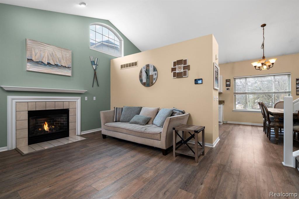 5617 VERSAILLES Avenue, Ann Arbor, MI 48103 — Photo 5