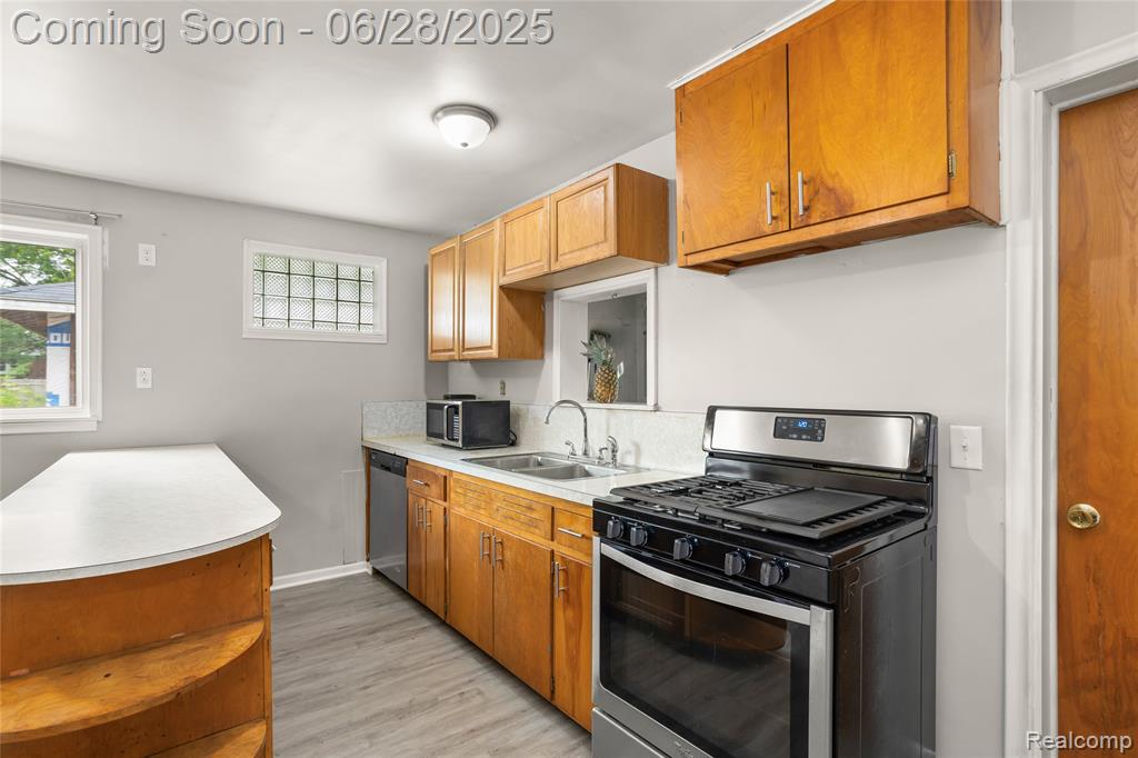 5204 Ashley Street, Detroit, MI 48236 — Photo 17