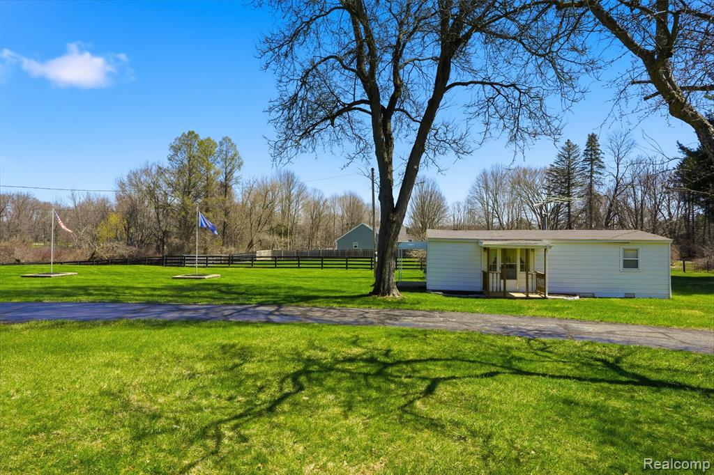 8636 Tindall Road, Davisburg, MI 48350 — Photo 46