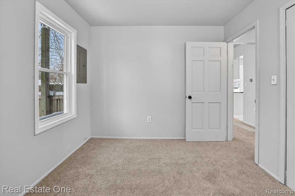 3267 Mills Acres Street, Flint, MI 48506 — Photo 15