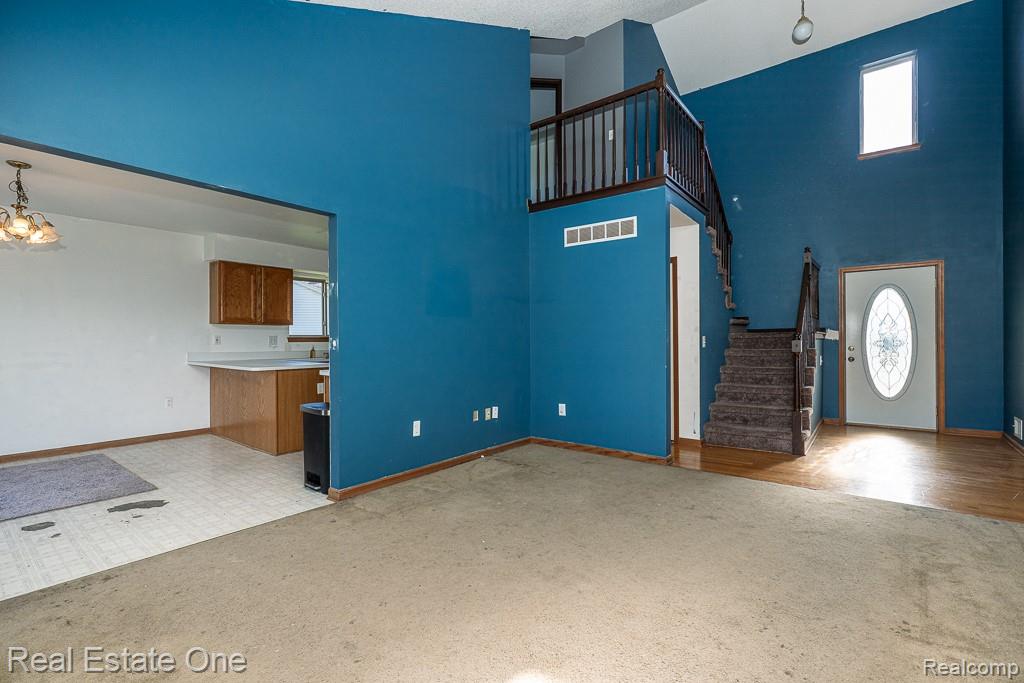 48749 Smokey Glen Court, New Baltimore, MI — Photo 4
