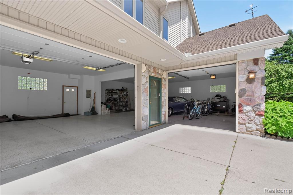 2325 7 Mile Road, South Lyon, MI 48178 — Photo 73
