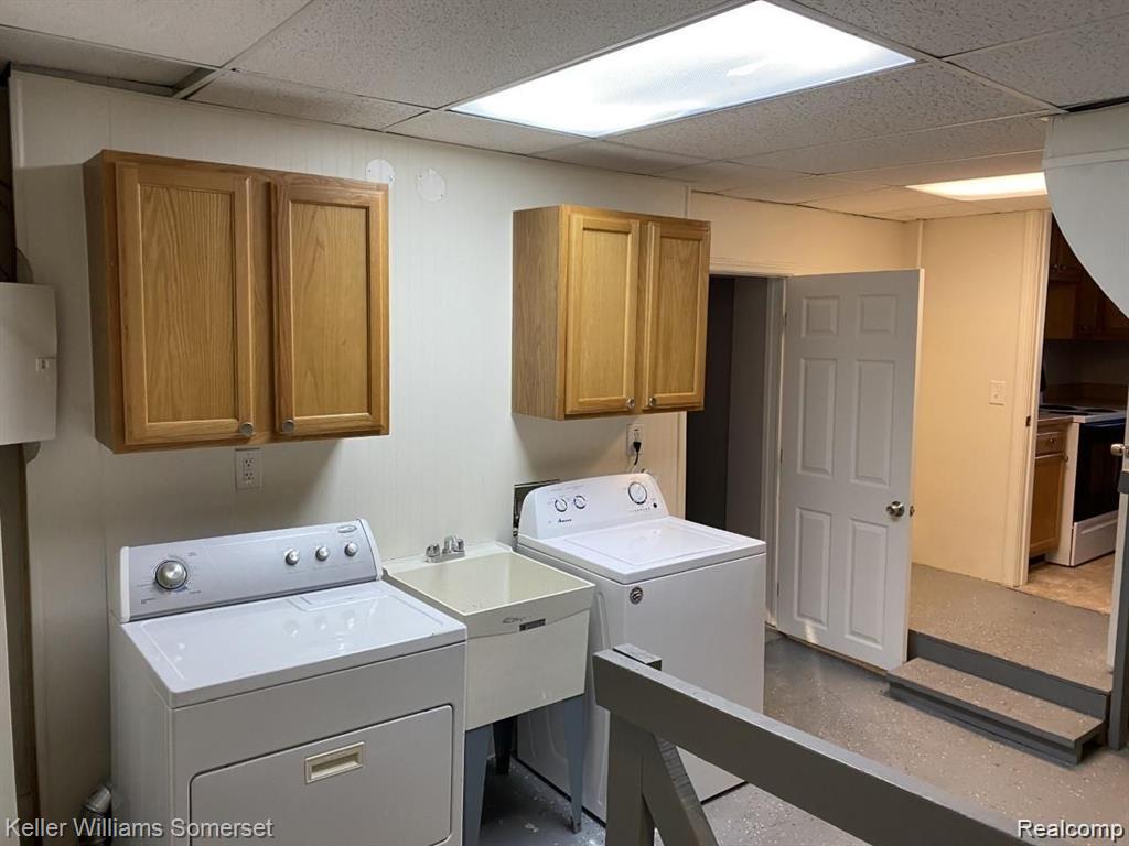 18541 Utica, Roseville, MI 48066 — Photo 8
