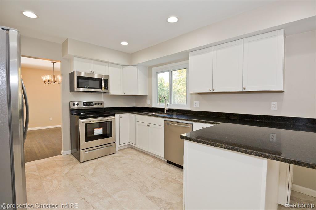 5582 NORTHCOTE, West Bloomfield, MI — Photo 94