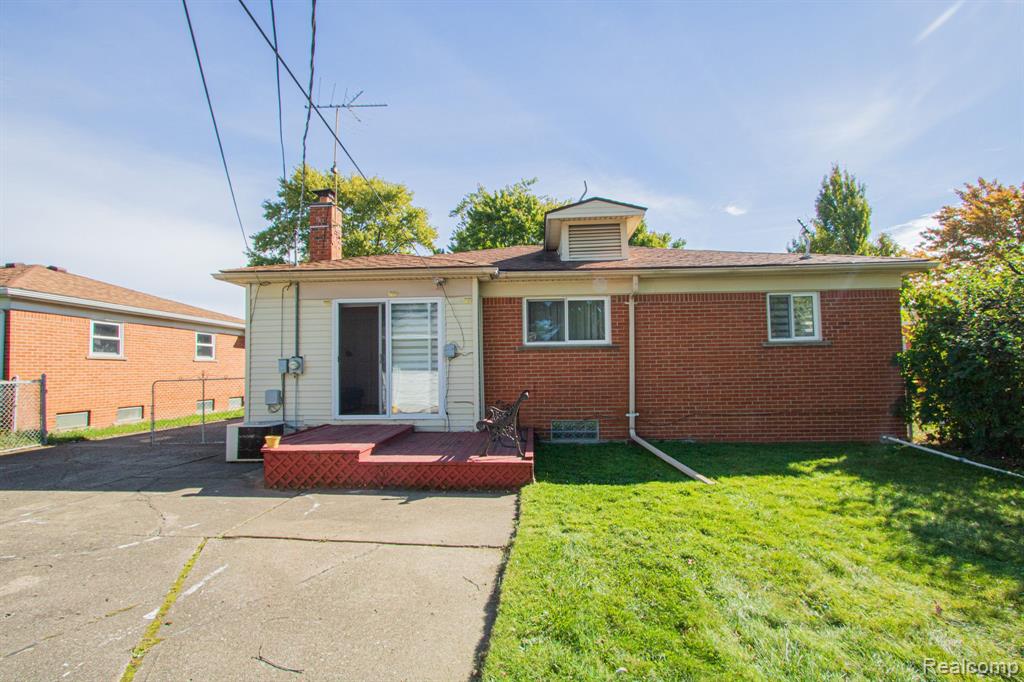 25125 CAMPBELL Avenue, Warren, MI 48089 — Photo 30