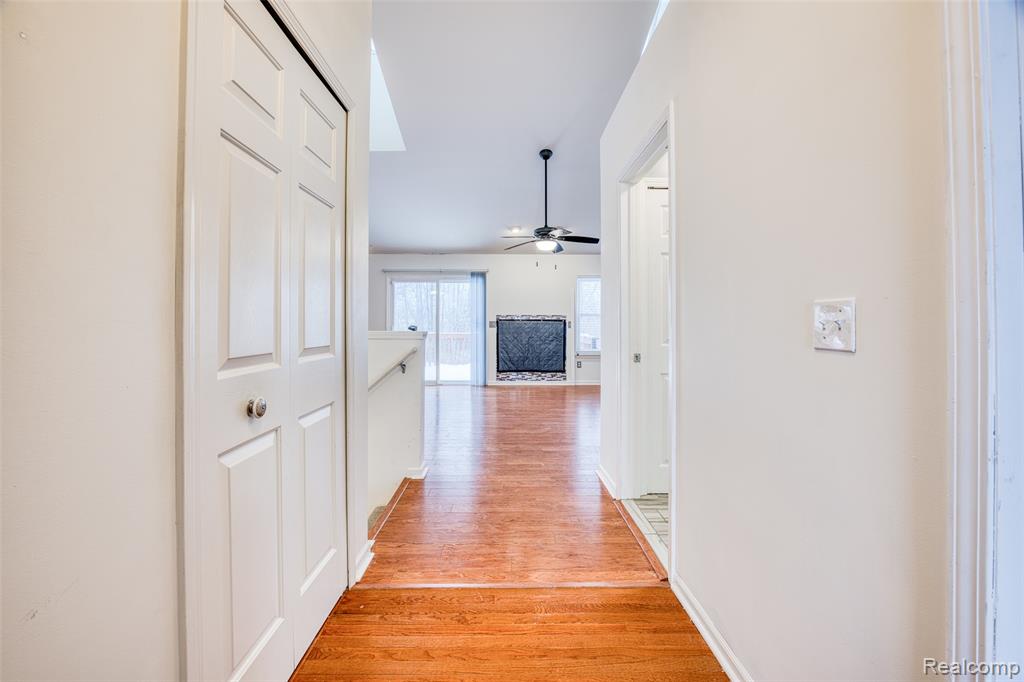 10237 Swan Lake Circle, Ypsilanti, MI 48197 — Photo 9