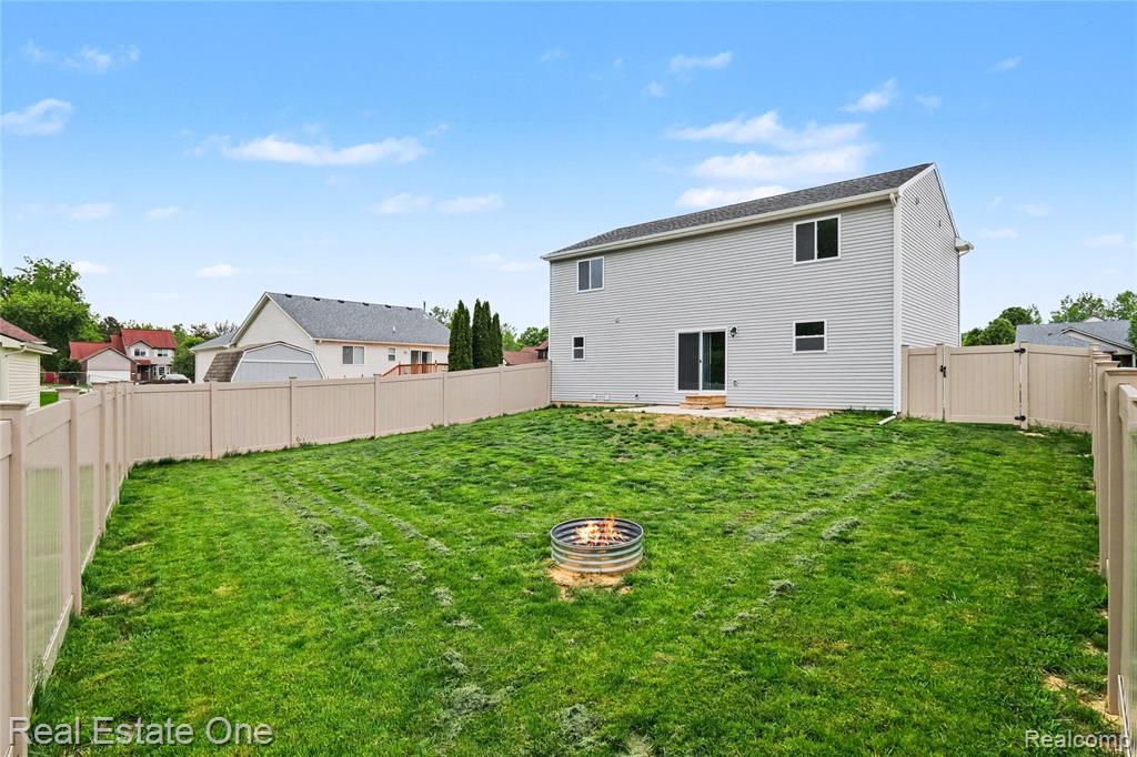 2273 Apple Tree Drive, Burton, MI 48519 — Photo 30