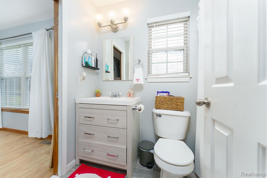 738 PINEGATE Drive, Fowlerville, MI 48836 — Photo 10
