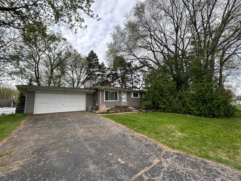 580 COLEBROOK Drive, Troy, MI 48083 — Photo 3
