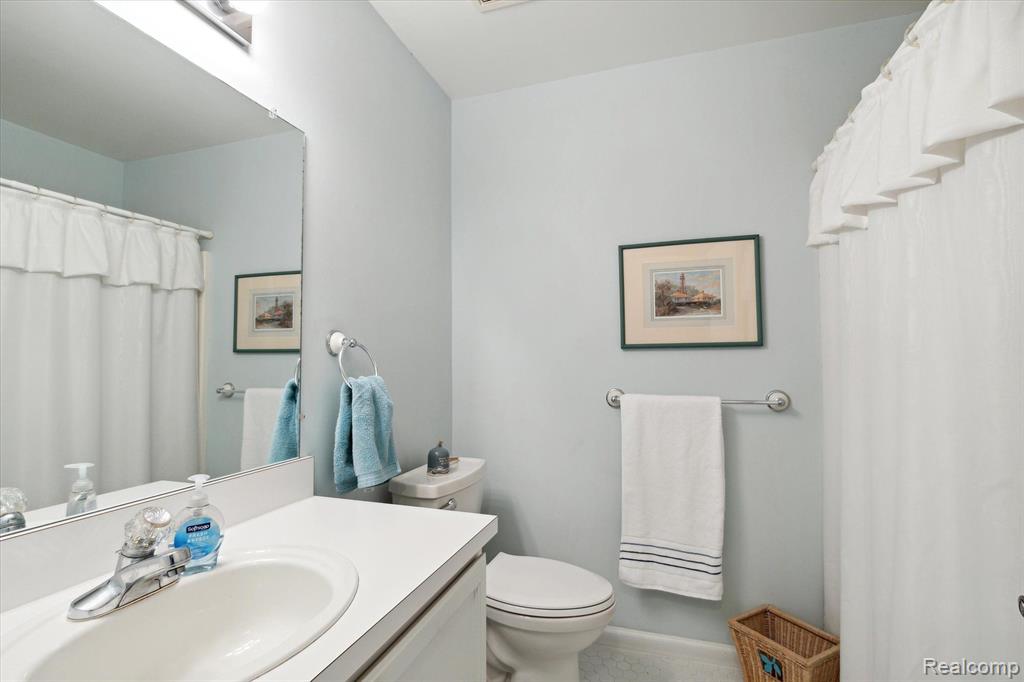 2736 MAPLE FOREST Drive, Wixom, MI 48393 — Photo 10
